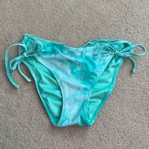 Shade & Shore size medium turquoise tie dye bikini bottom.